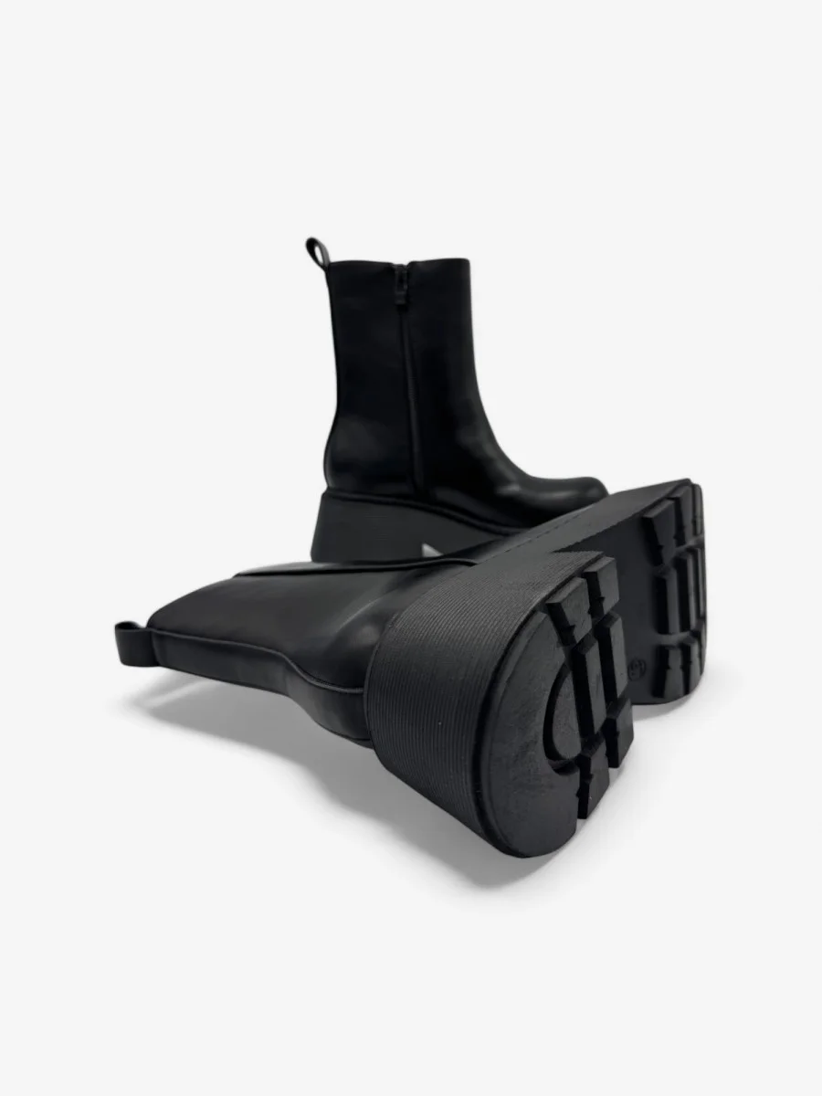 Botas Moteras con maxi plataformas Simone Noir