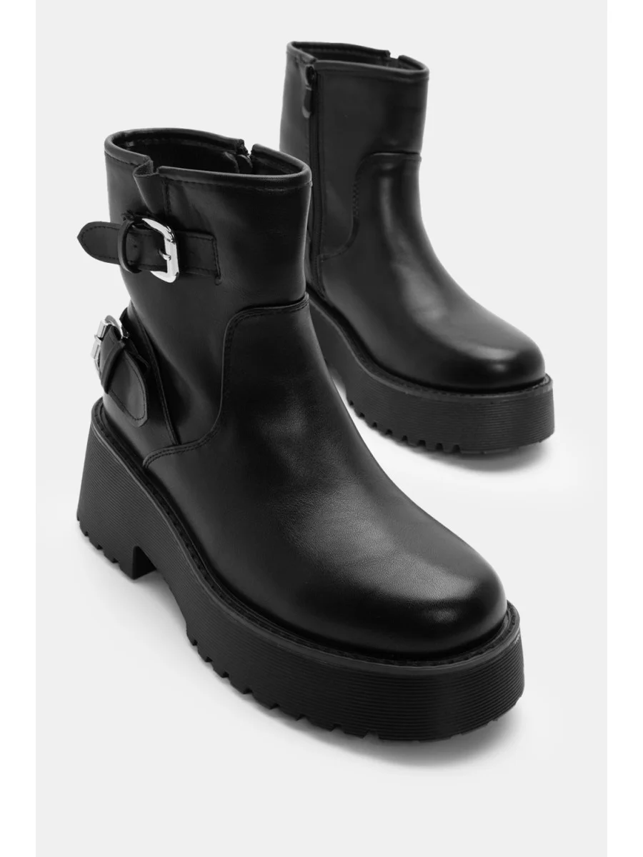 Botines con hebillas y plataforma Lucia Noir