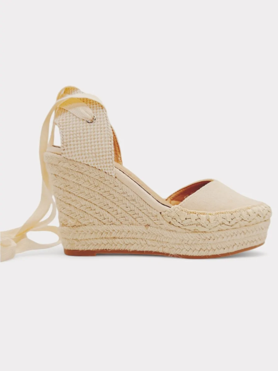 Cuñas de Esparto Atada en Pierna Cles Beige