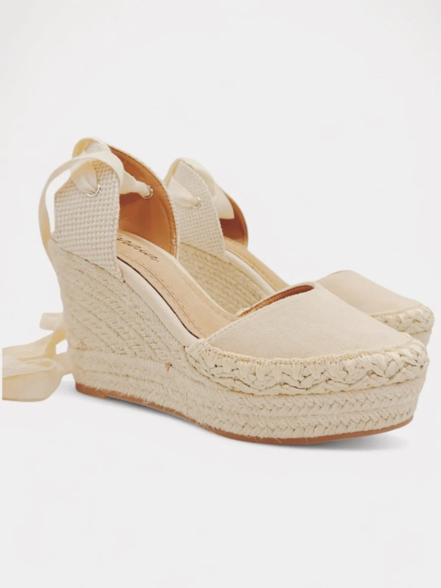 Cuñas de Esparto Atada en Pierna Cles Beige