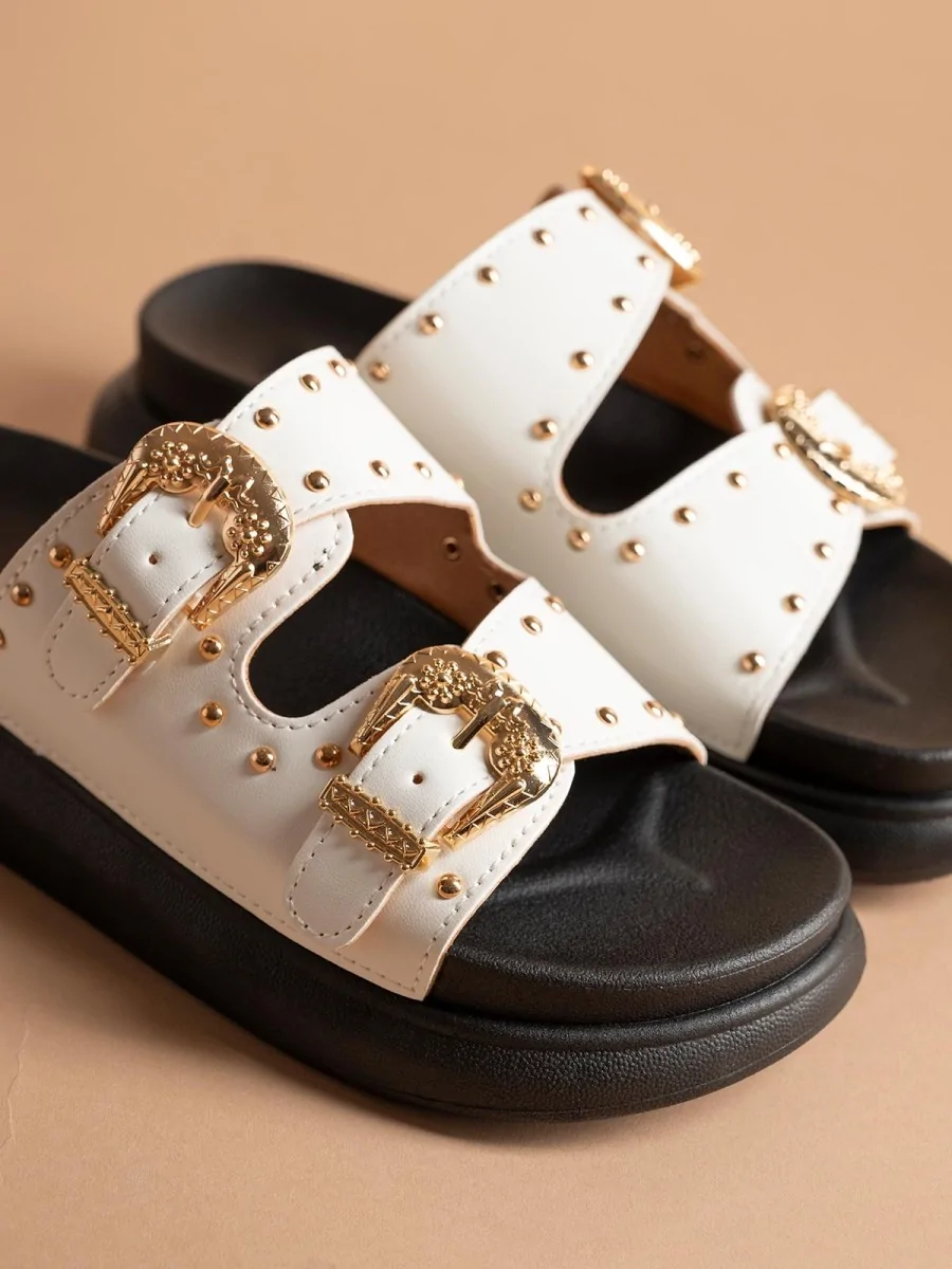 Sandalias con Plataforma y Detalle de Hebilla dorada Tirli White