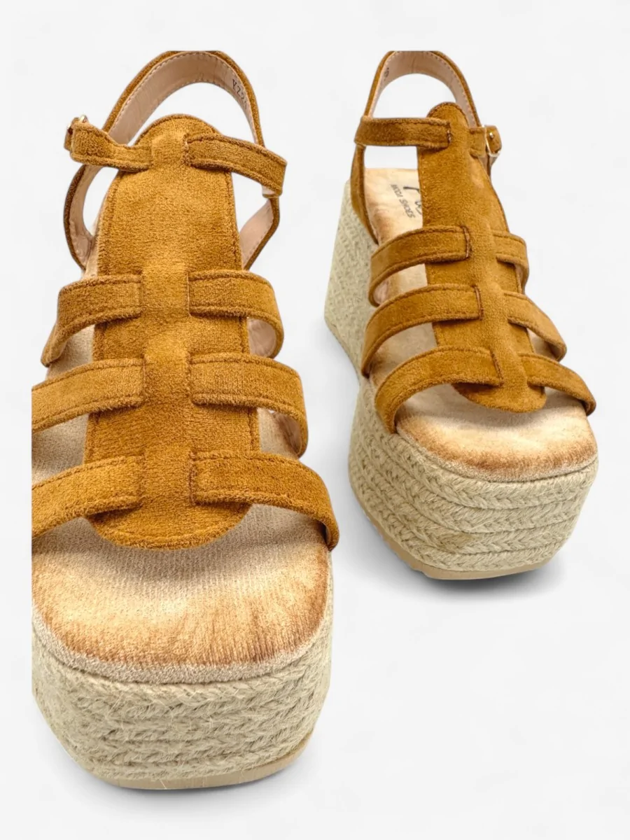 Sandalias Altas de Esparto y Antelina Cecci Camel
