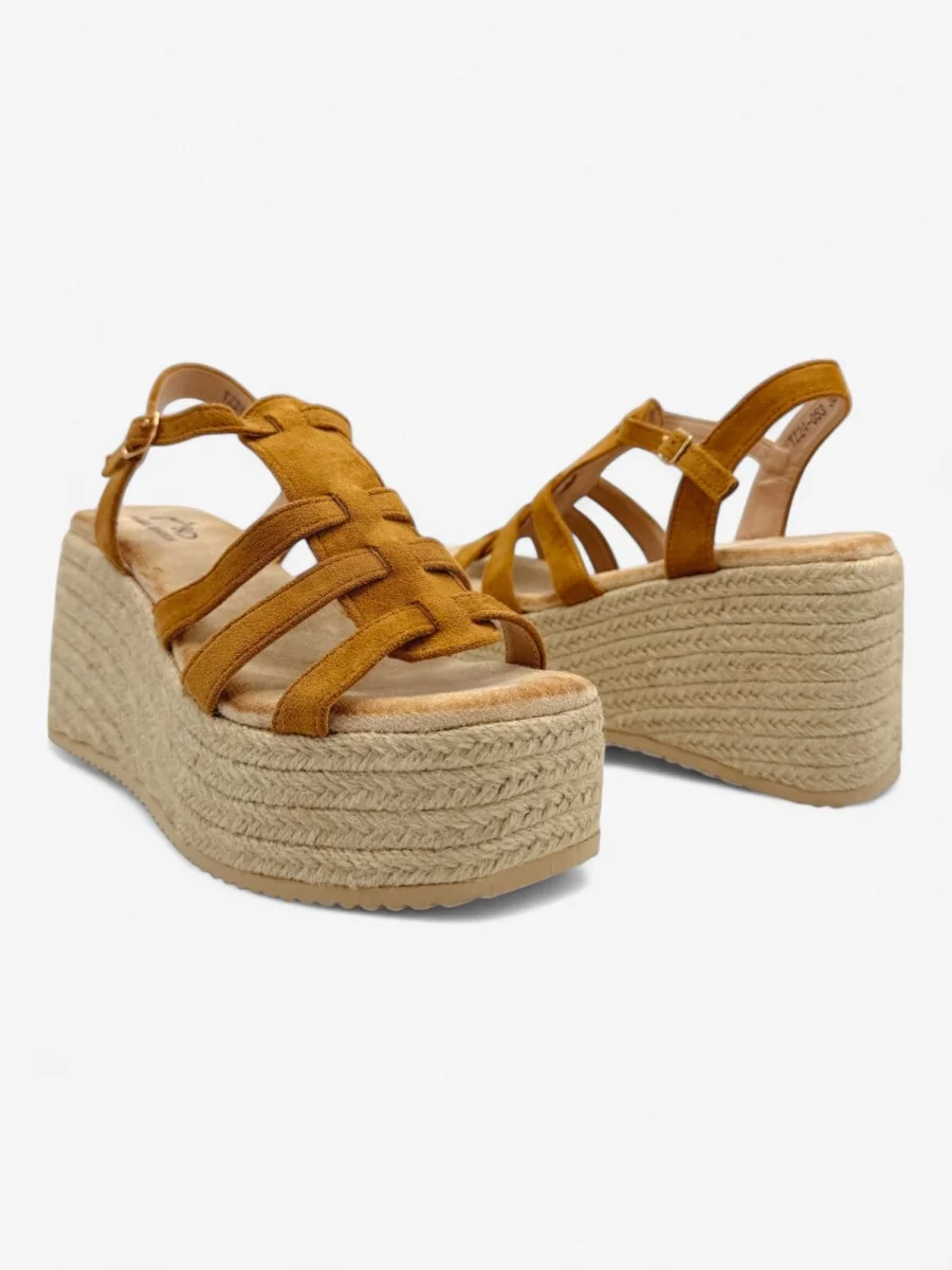 Sandalias Altas de Esparto y Antelina Cecci Camel