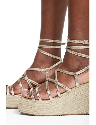 Sandalias con Tiras y Atadas a la Pierna Casina Gold