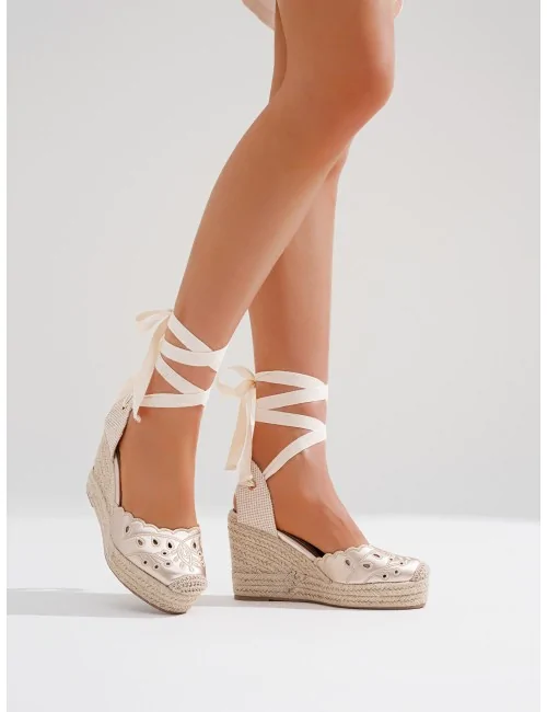 Sandalias Alta con Detalles...
