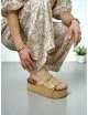 Sandalias con Plataforma y Detalles Dorados Valmir Beige