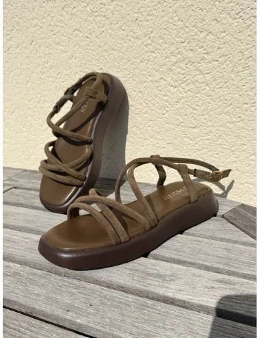 Sandalias planas con...