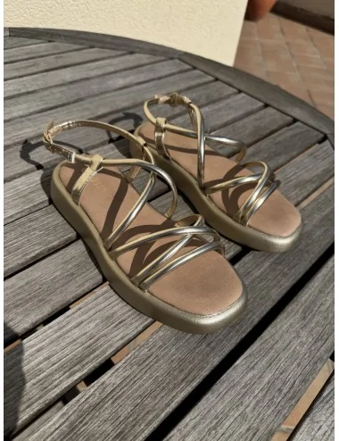Sandalias planas con...
