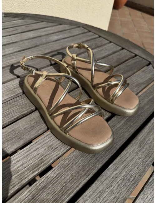 Sandalias planas con...
