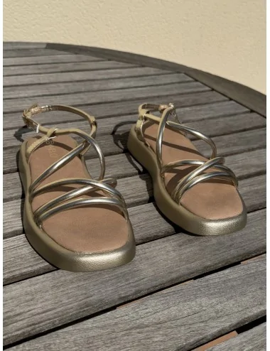 Sandalias planas con...