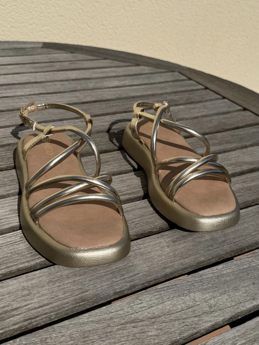Sandalias planas con plataforma Terme Gold