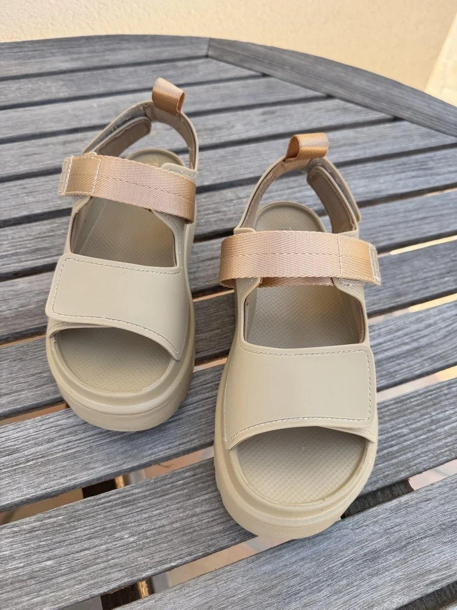 Sandalias con Plataforma y velcro Nevea Khaki