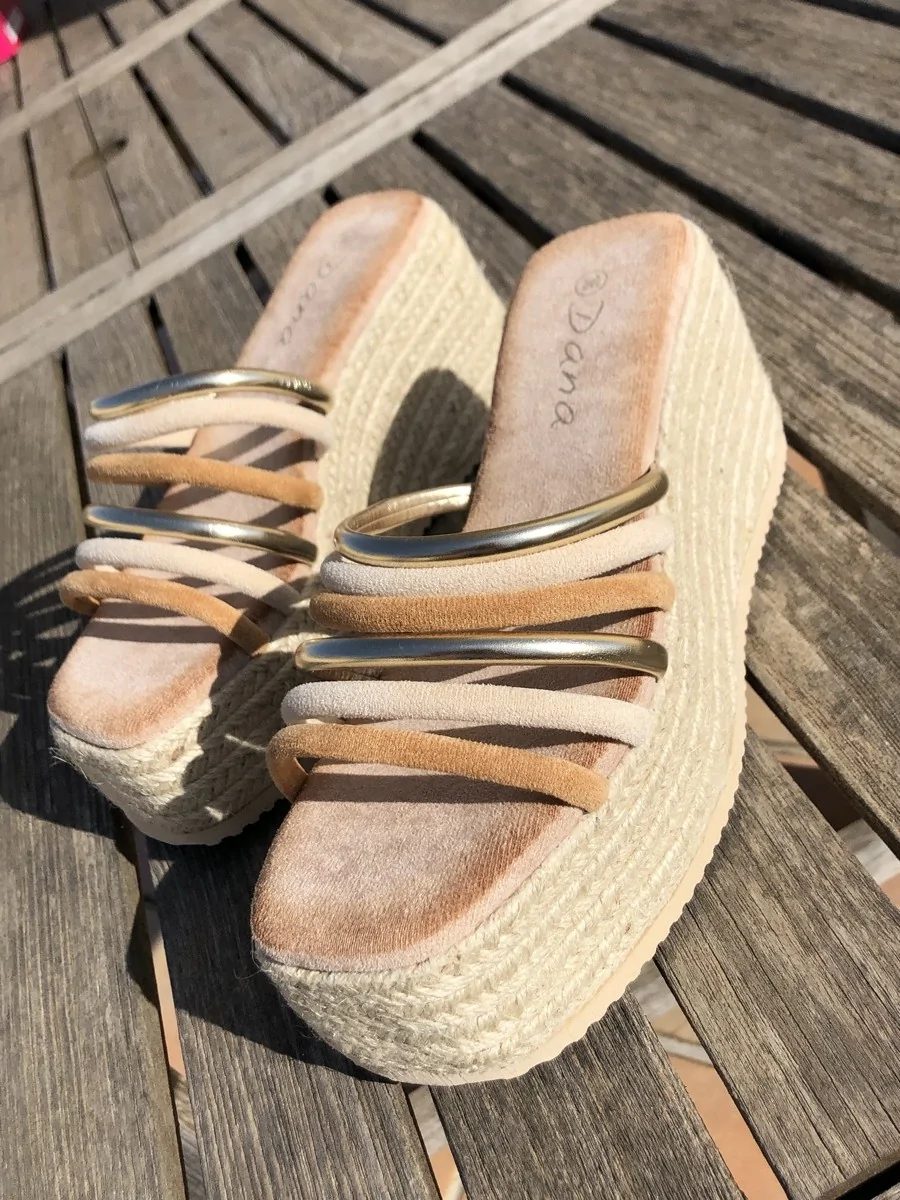 Sandalias Con Plataforma de Esparto y Tiras Lerca Camel