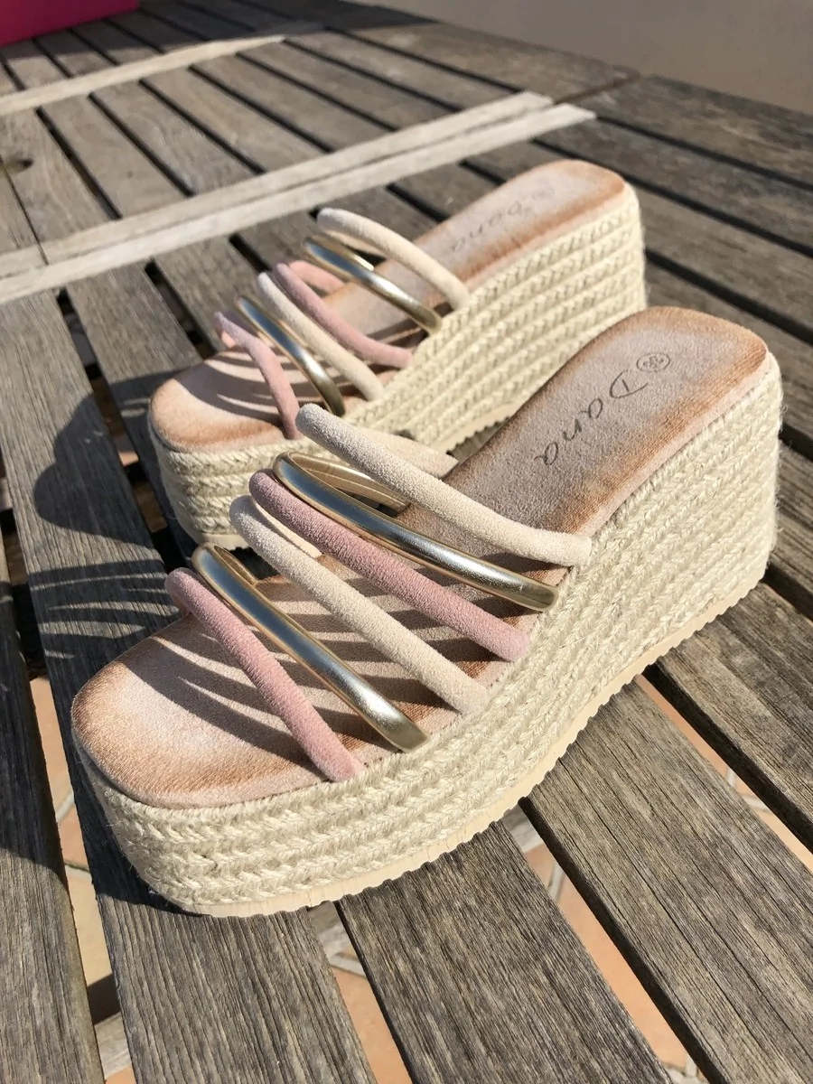 Sandalias Con Plataforma de Esparto y Tiras Lerca Beige