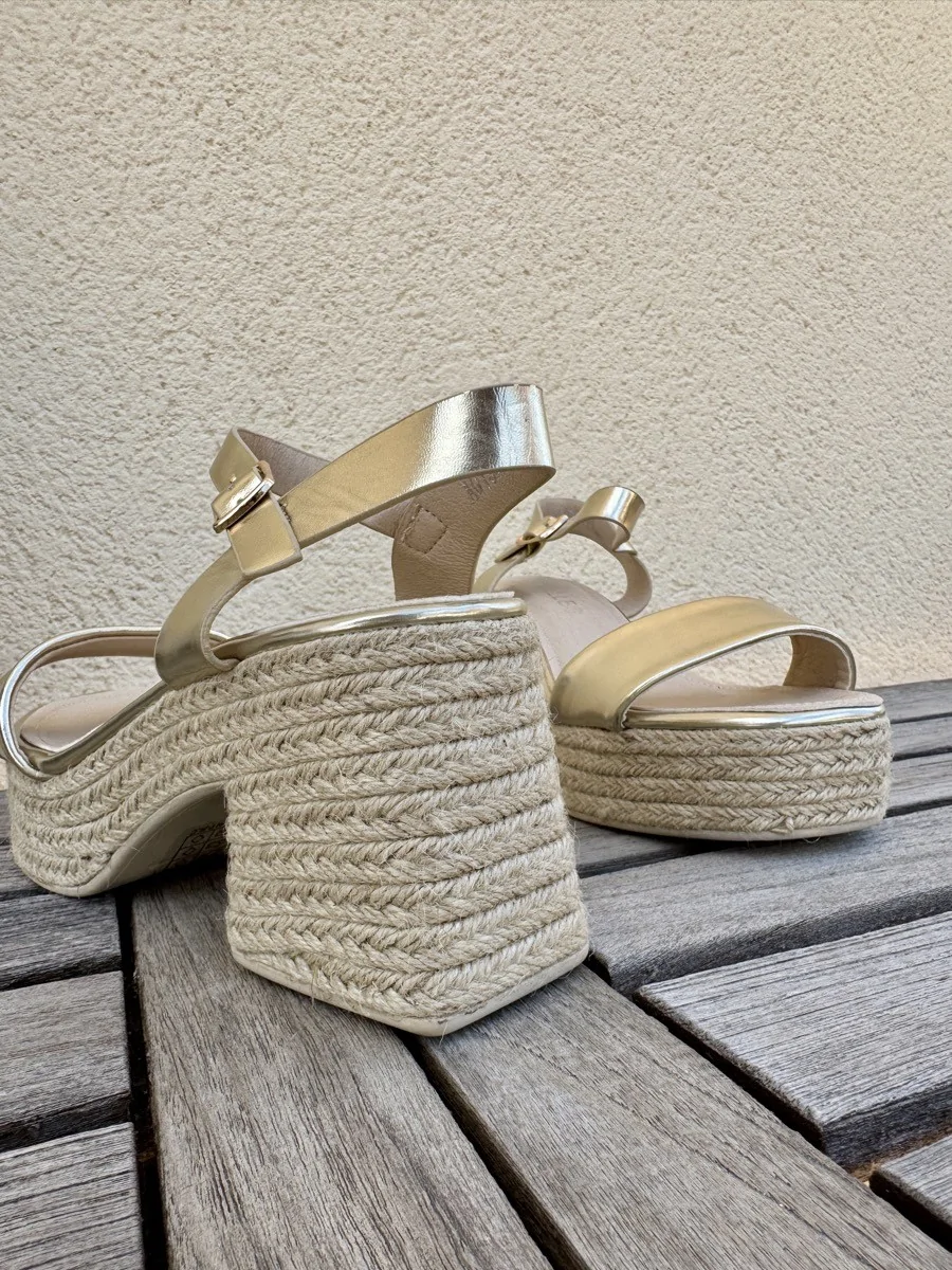 Sandalias con Tacón Grueso de Esparto Laives Gold