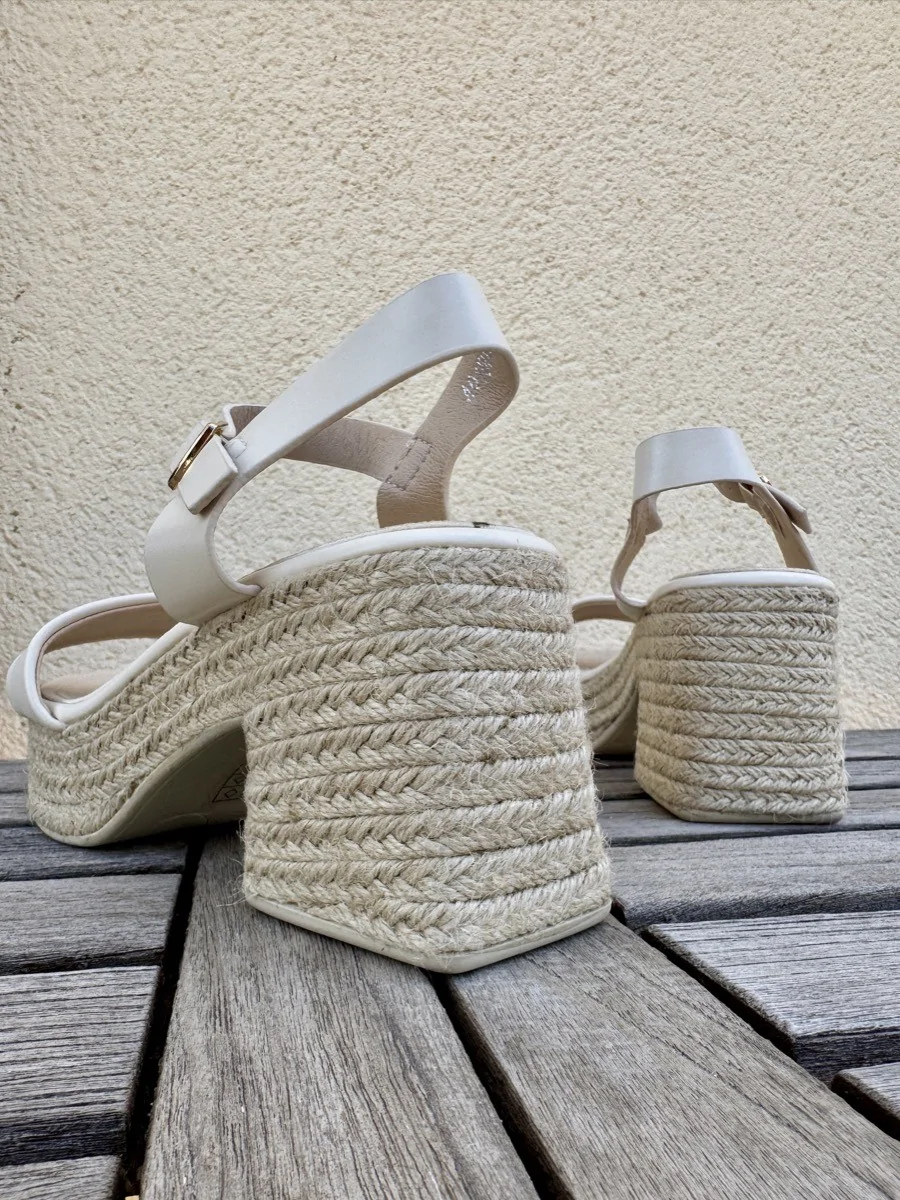 Sandalias con Tacón Grueso de Esparto Laives Beige