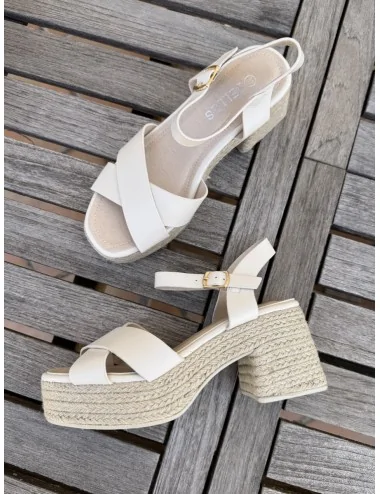 Sandalias con Tacón Grueso...