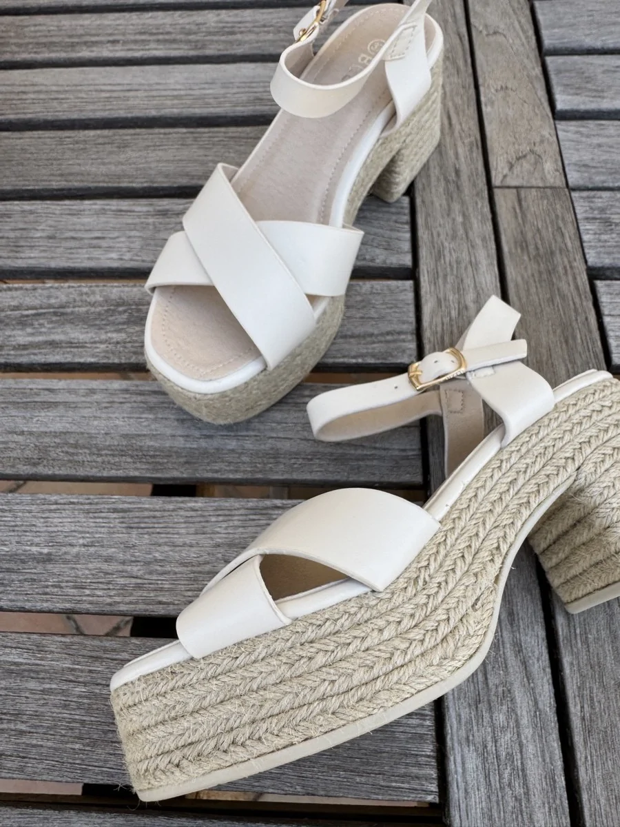 Sandalias con Tacón Grueso de Esparto Rizza Beige