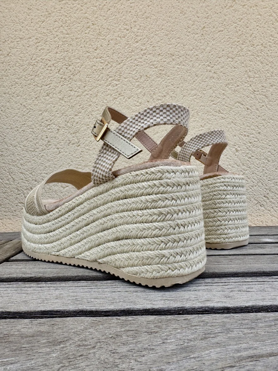 Sandalias con Cuña y Plataform de Esparto Aranova Gold