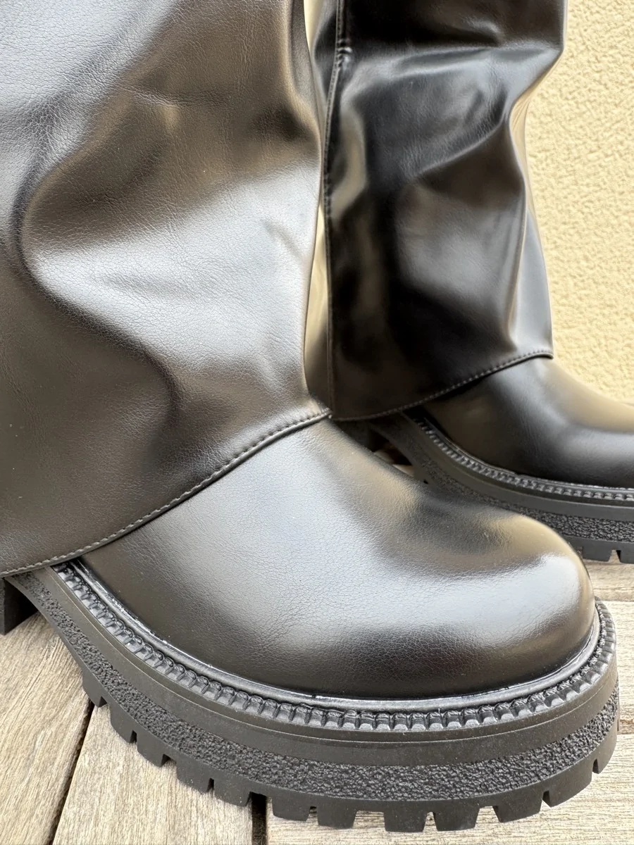 Botas Bikers con Cremallera y Hebillas Veneta Noir