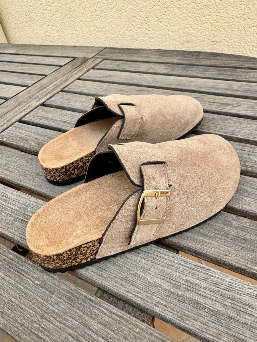 Zuecos con Hebilla dorada abazia Khaki