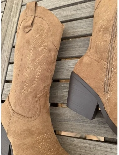 Bota Cowboy con tacón...