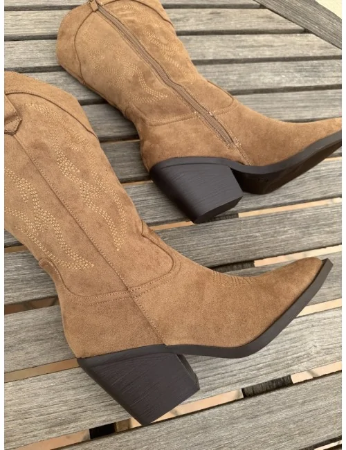 Bota Cowboy con tacón...