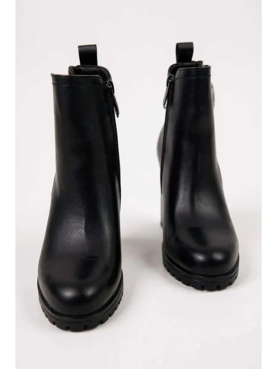 Botines de Tacon con Hebilla Prevalle Noir