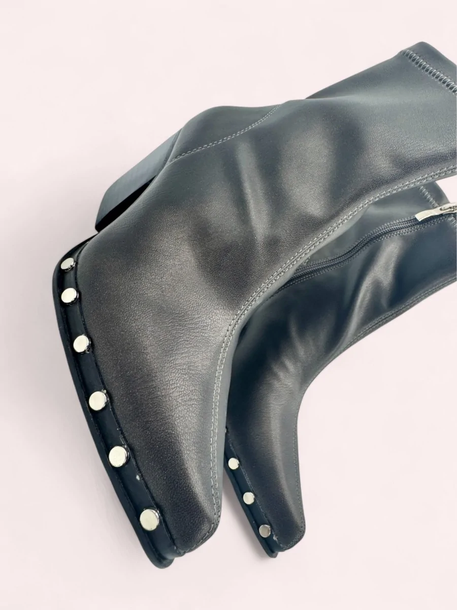 Botines Cowboy con Tacon y tachuelas Plateados Fiesse Grey Noir