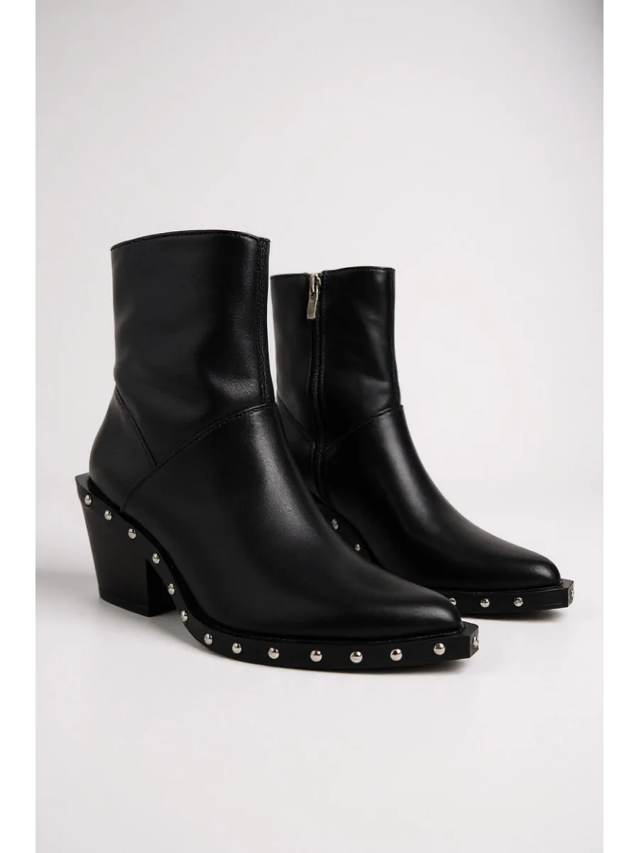 Botines de Tacon Cubano con Tachuelas Plateadas Vesio Noir