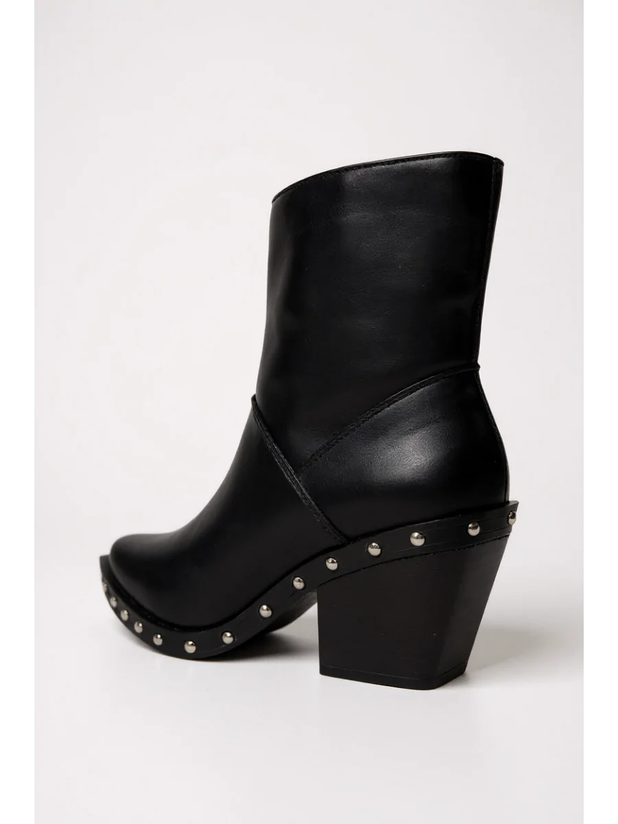 Botines de Tacon Cubano con Tachuelas Plateadas Vesio Noir