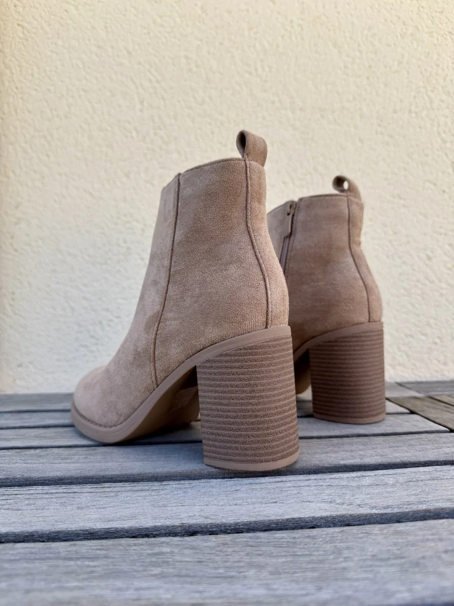 Botines con tacón de Antelina Brozzi Khaki