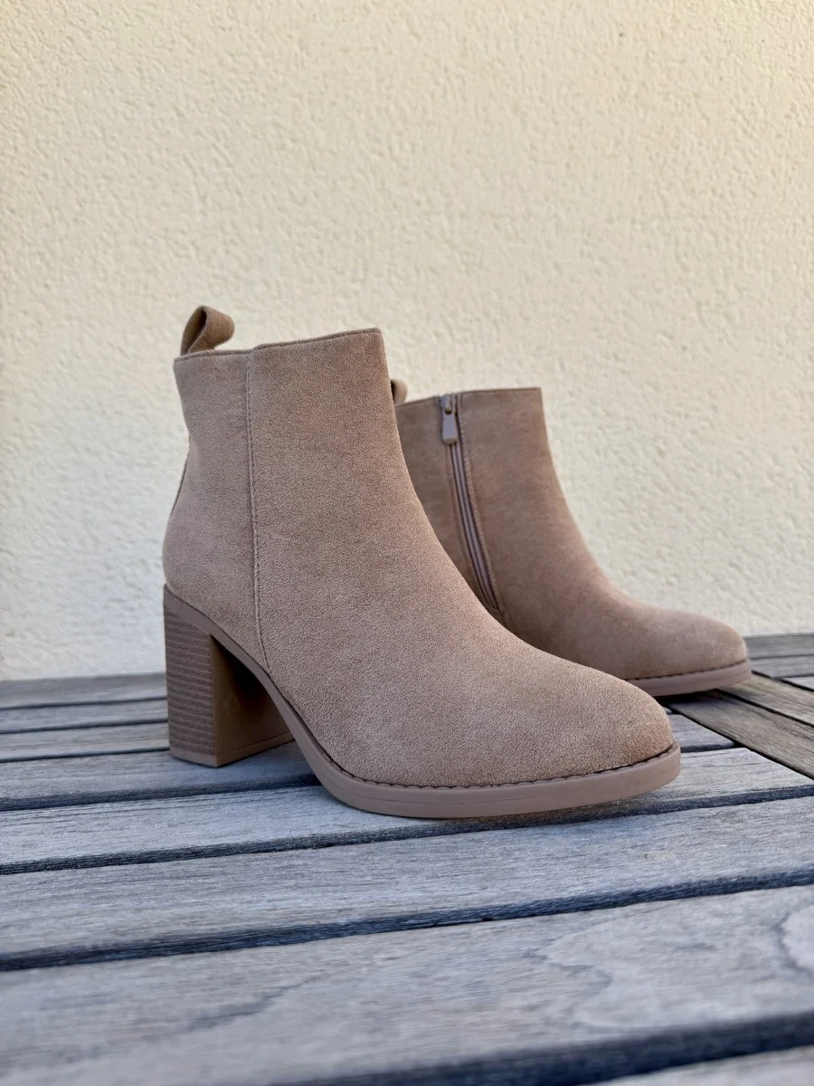 Botines con tacón de Antelina Brozzi Khaki