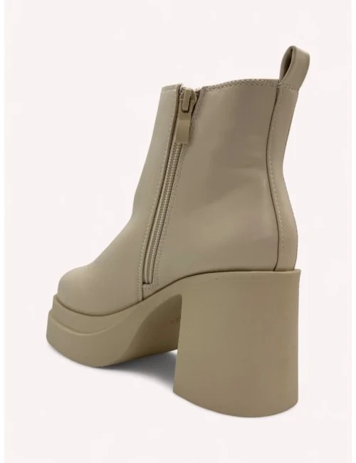 Botines con tacon y...