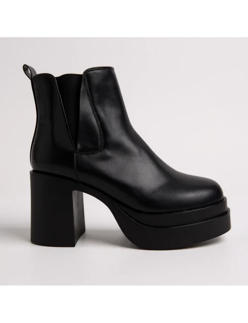 Botines con tacon y...