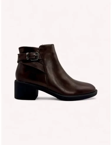 Botines con hebilla Adda Brown