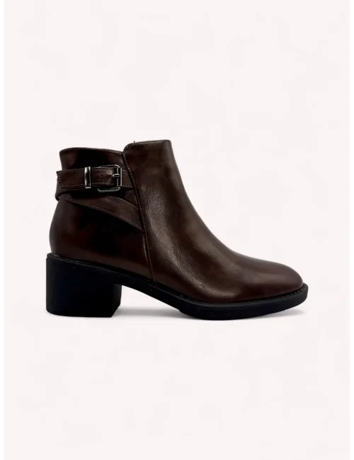 Botines con hebilla Adda Brown