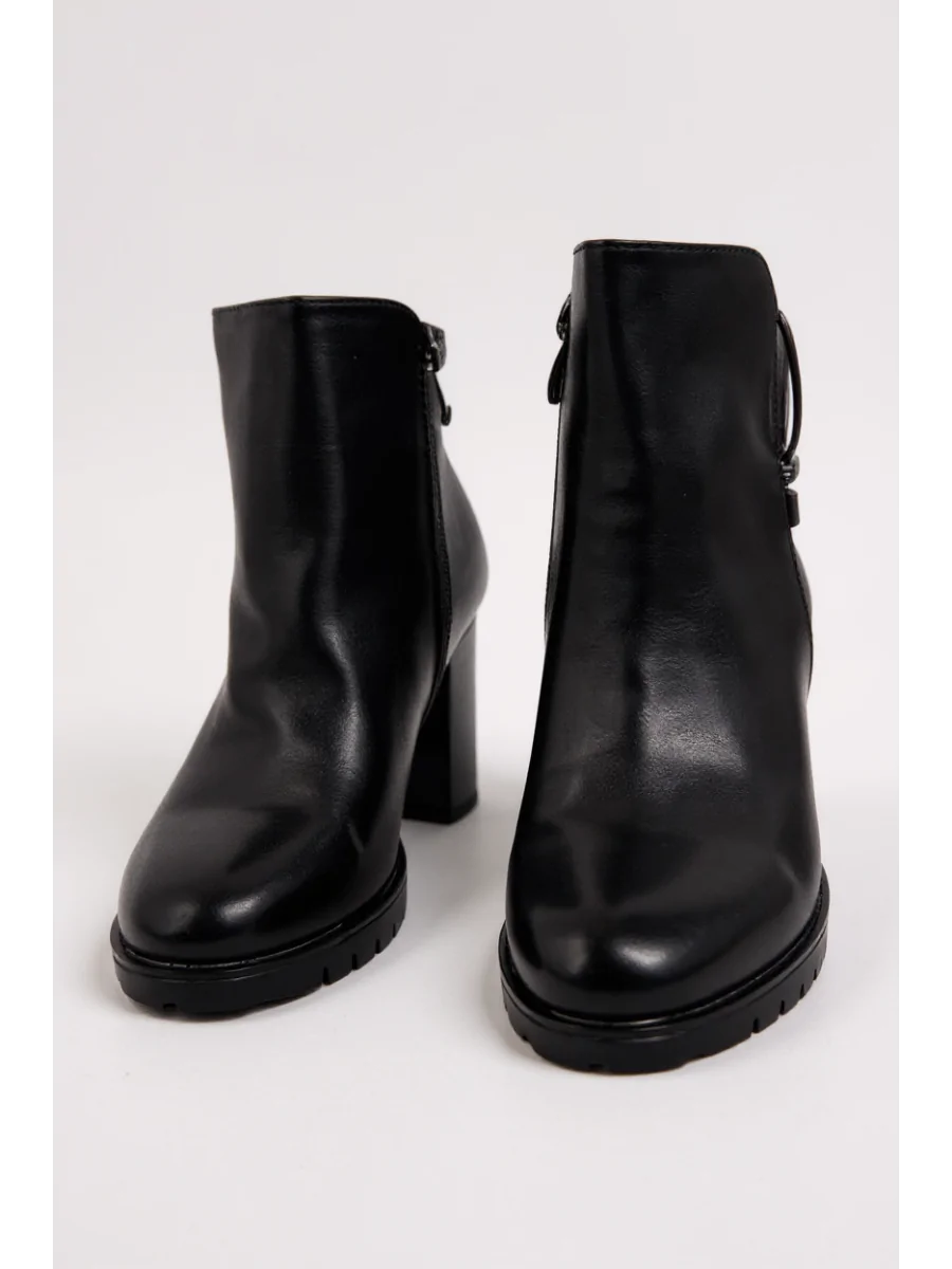 Botin con tacon y cremallera Lucca Noir