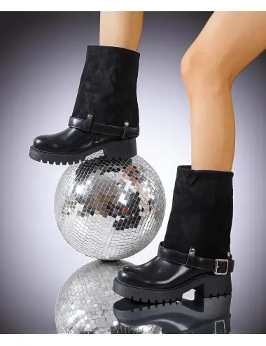 Botas con hebilla y...
