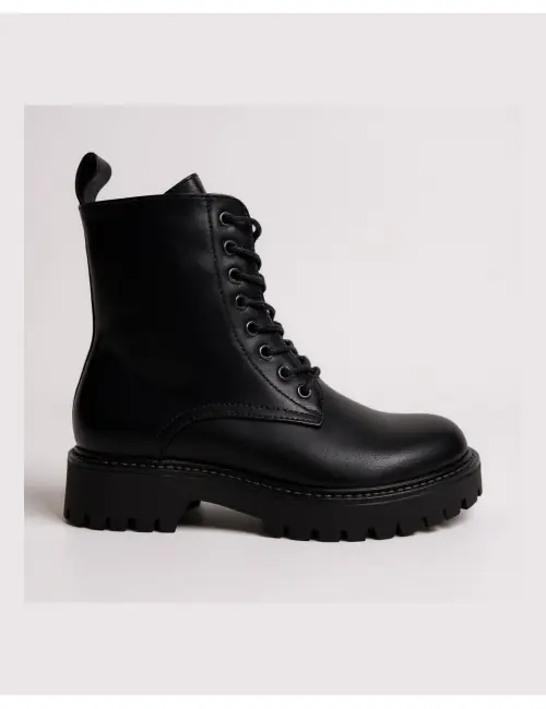 Botas bikers con cordones y...