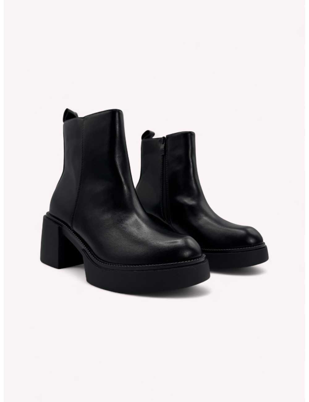 Botas con tacon grueso y cremallera Barletta
