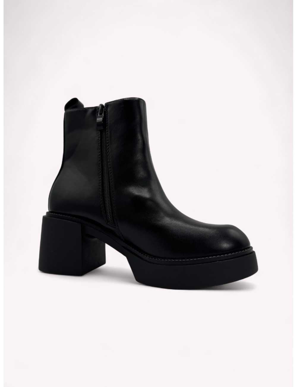 Botas con tacon grueso y cremallera Barletta