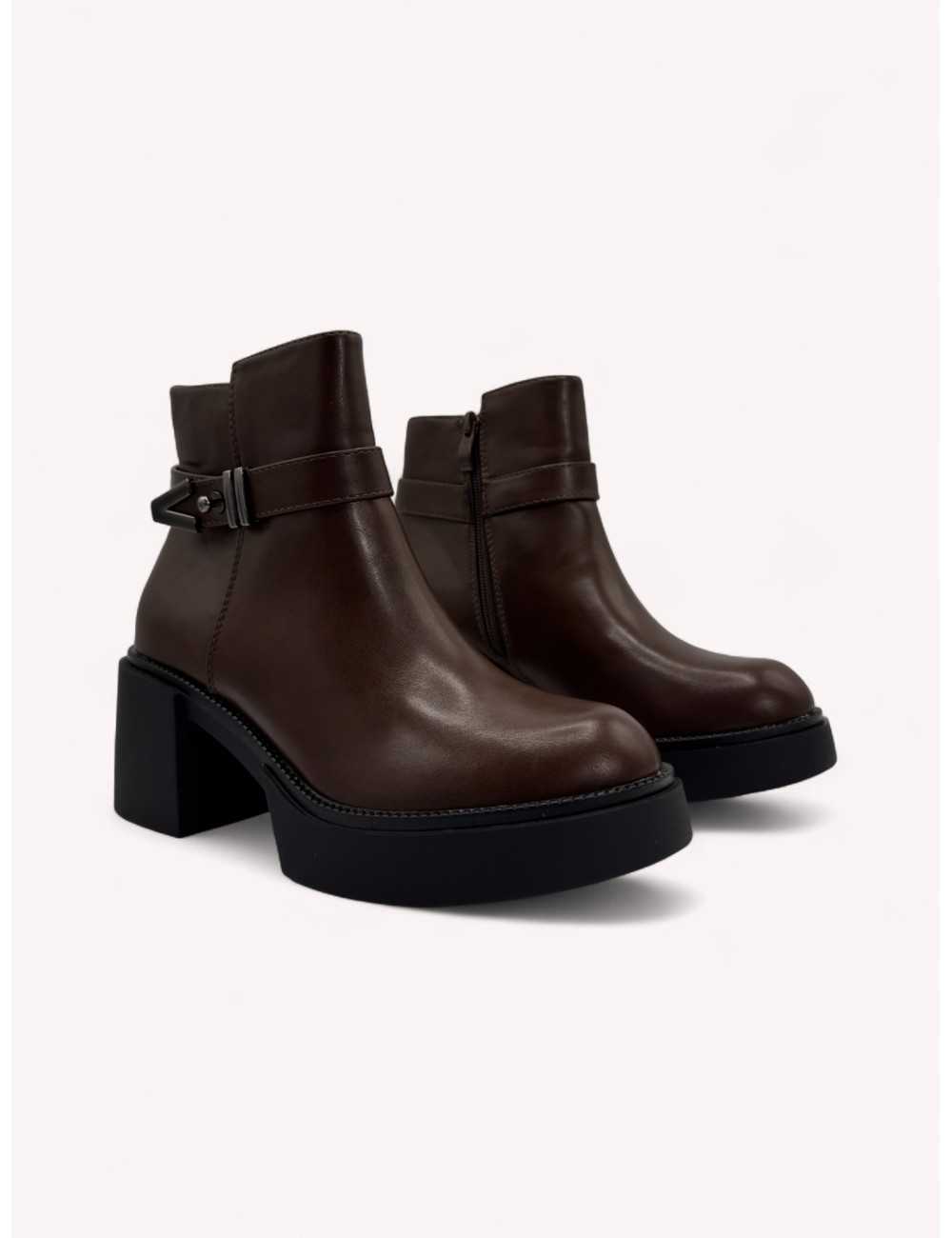 Botas con tacon grueso y cremallera Treviso Brown