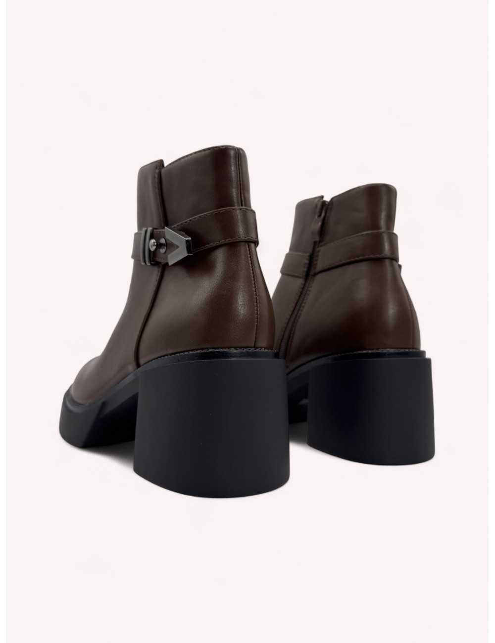 Botas con tacon grueso y cremallera Treviso Brown
