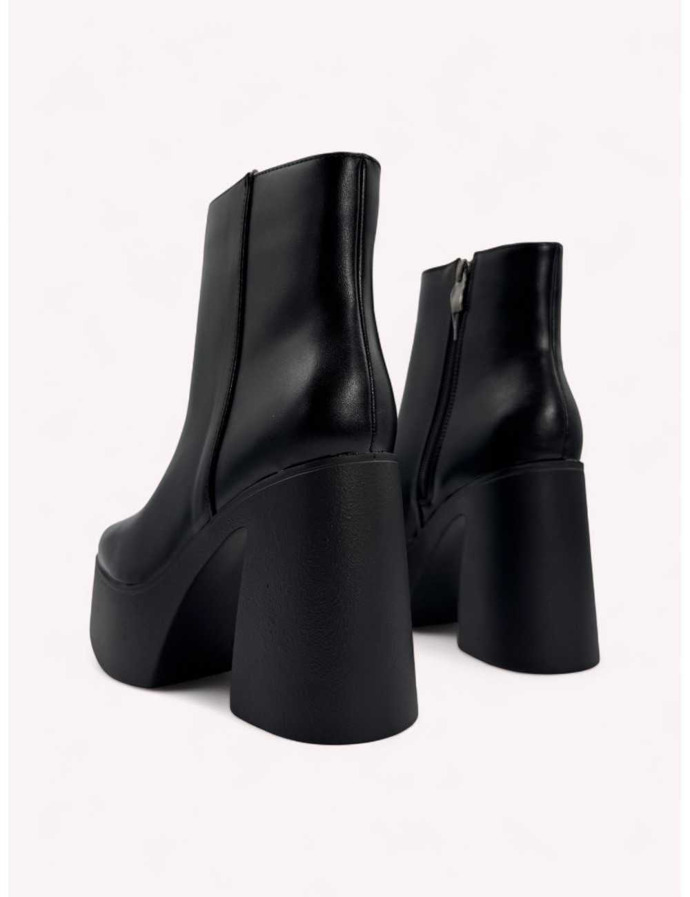Botines con tacon grueso y plataforma Fiuggi Noir