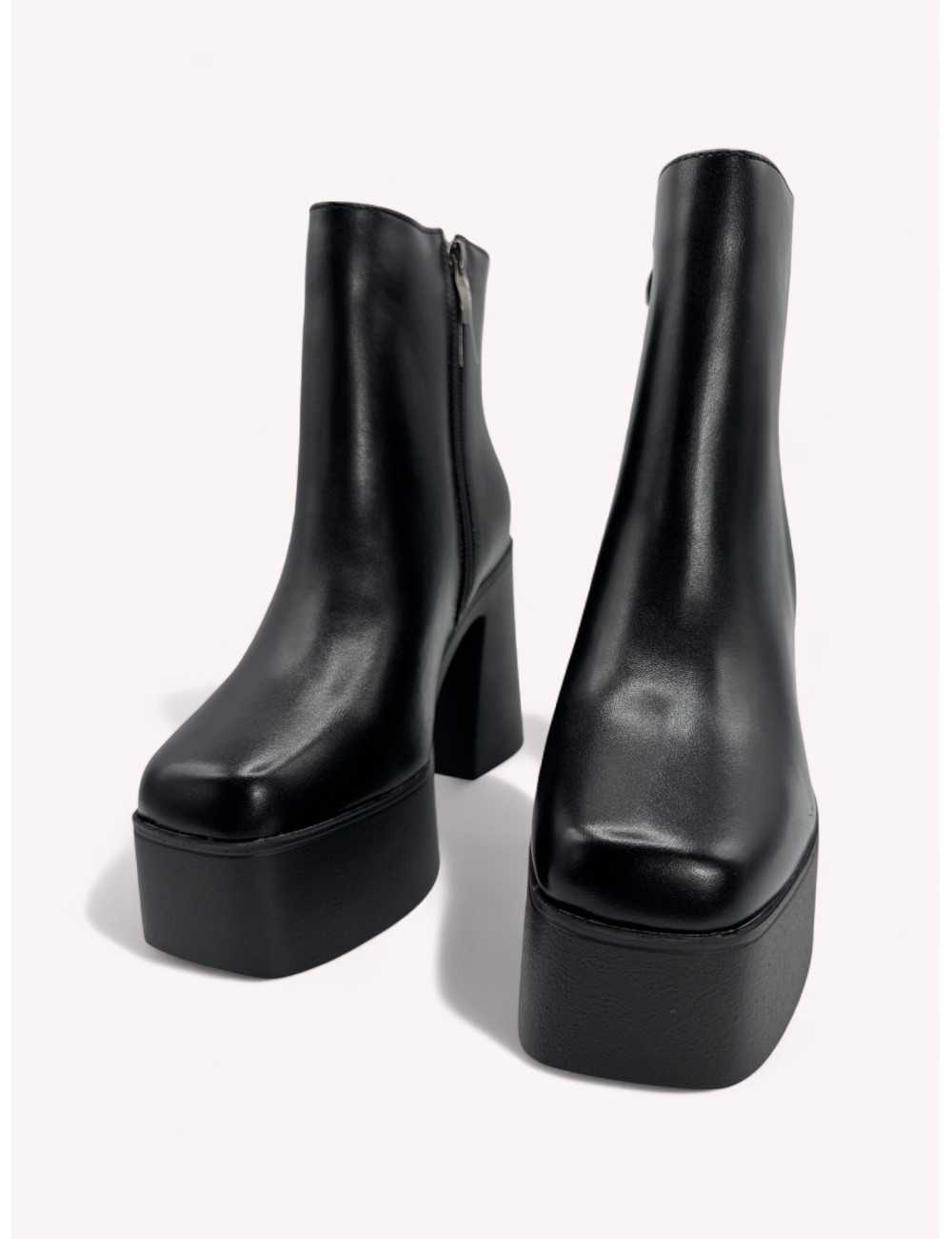 Botines con tacon grueso y plataforma Fiuggi Noir