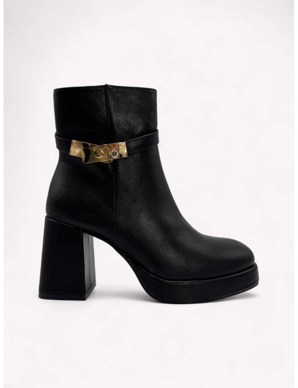 Botines con tacon y broche dorado Forli Noir