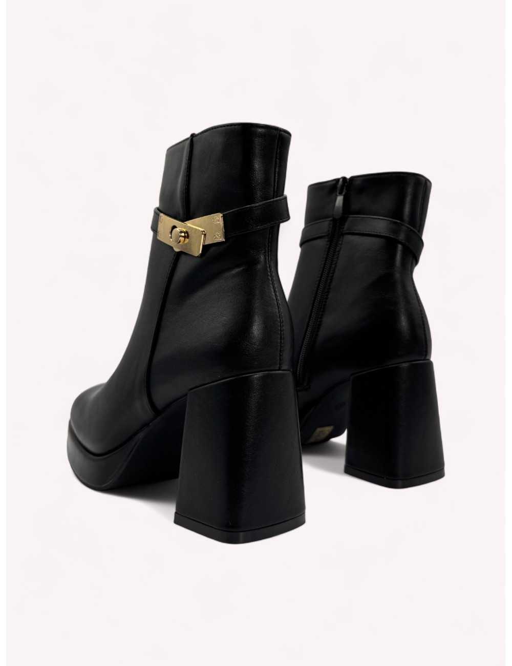 Botines con tacon y broche dorado Forli Noir