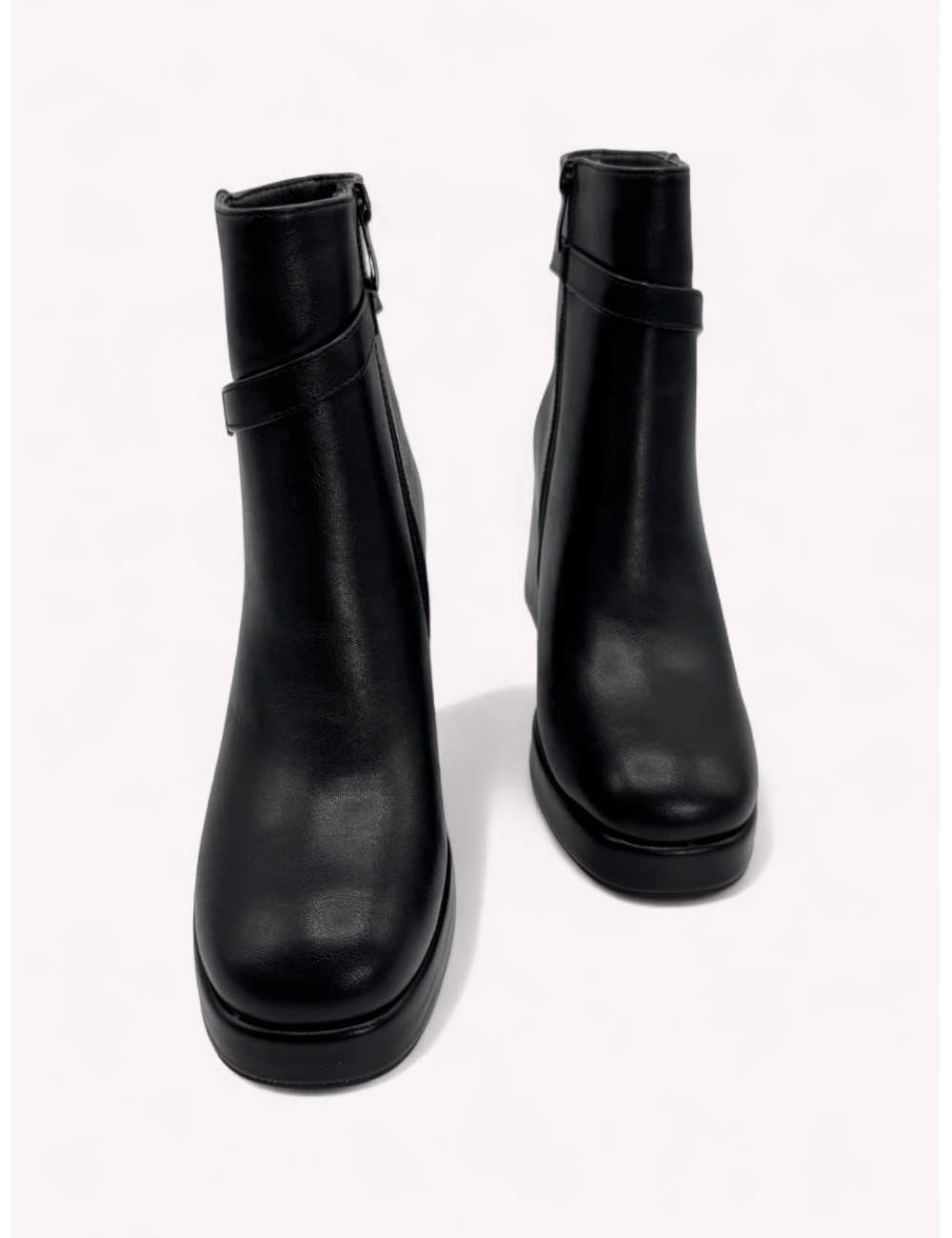 Botines con tacon y broche dorado Forli Noir