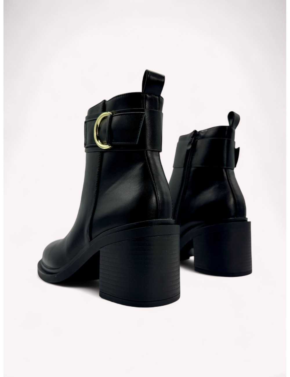 Botas con tacon grueso y detalle dorado Genova Noir